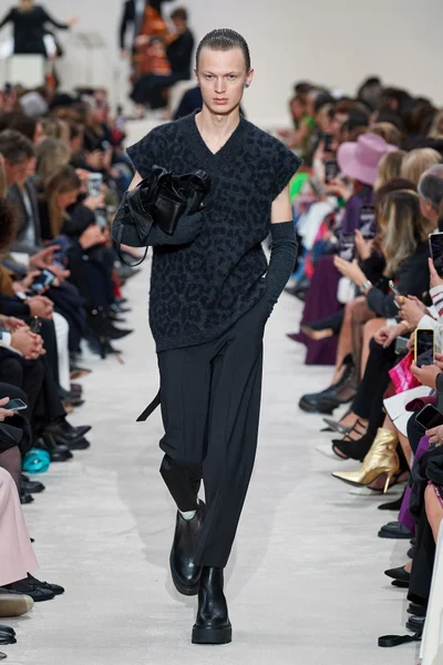 Look 68